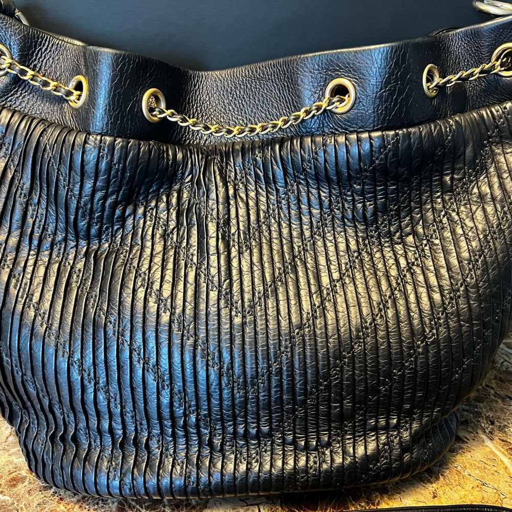 Chanel Crumpled Calfskin Coco Pleats Medium Drawstring Bag Black. - Picture 3 of 10